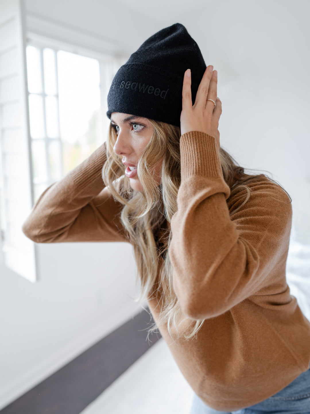 the black cashmere beanie