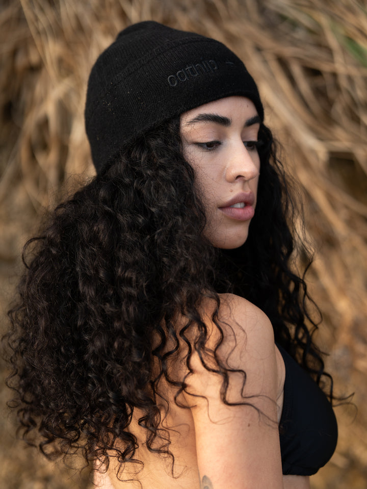 the black cashmere beanie